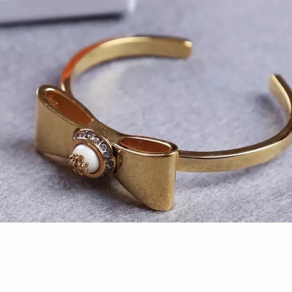 Tory Burch EUC 14KGP Gold Bow Cuff Bracelet w/ TB LOGO, unworn but not new - Picture 4 of 8